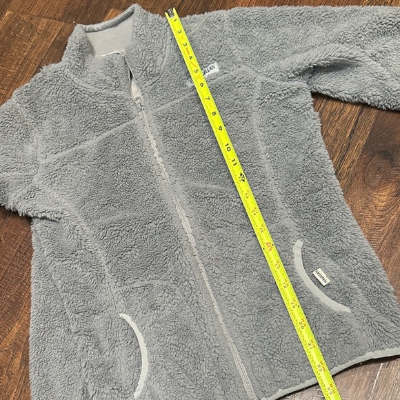 Magellan Outdoors Junior Girls Soft Fuzzy Gray Jacket - Picture 8 of 11